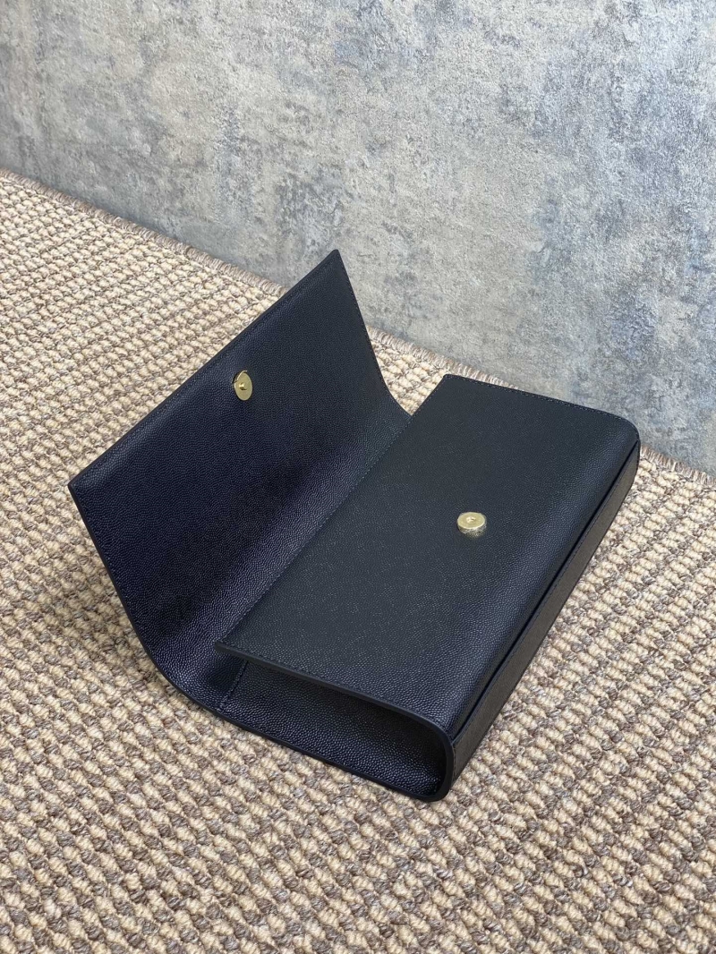 Y51 clutch bags